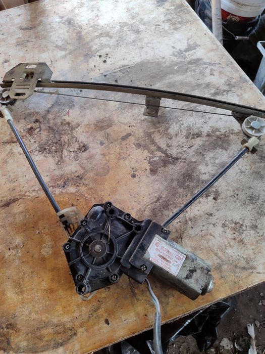 Электро-стеклоподьемник ваз 10-12-11 правый в сборе 5 тысяч