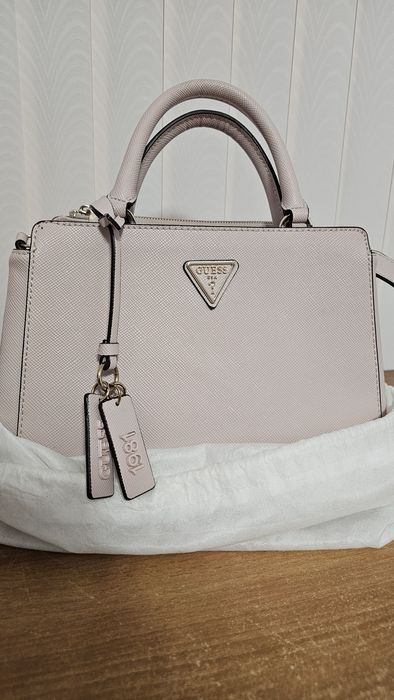 Дамска чанта Guess