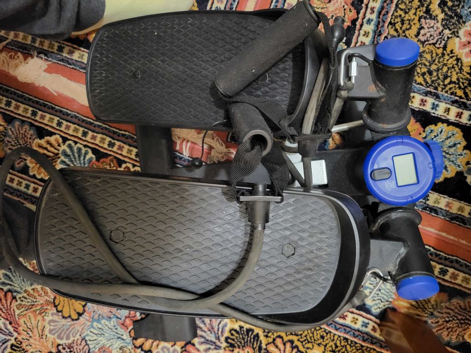 Stepper fitness cu corzi