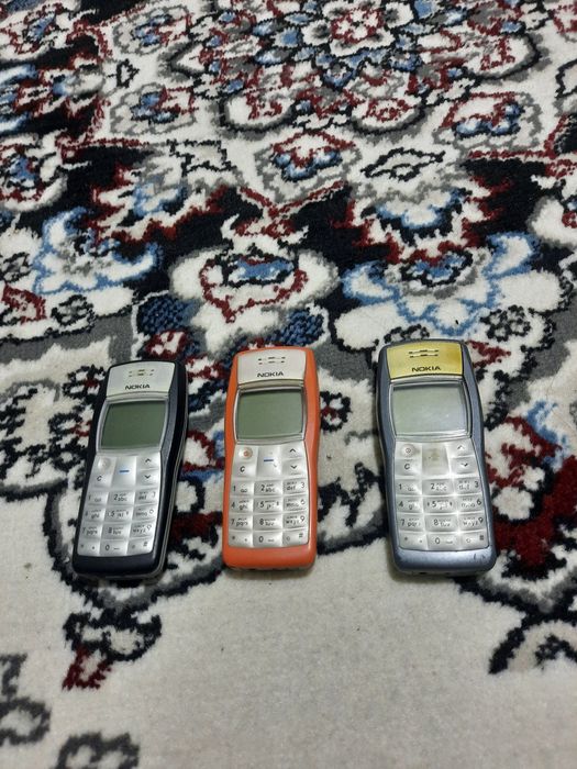 Nokia 1100  tilfonla sotladi