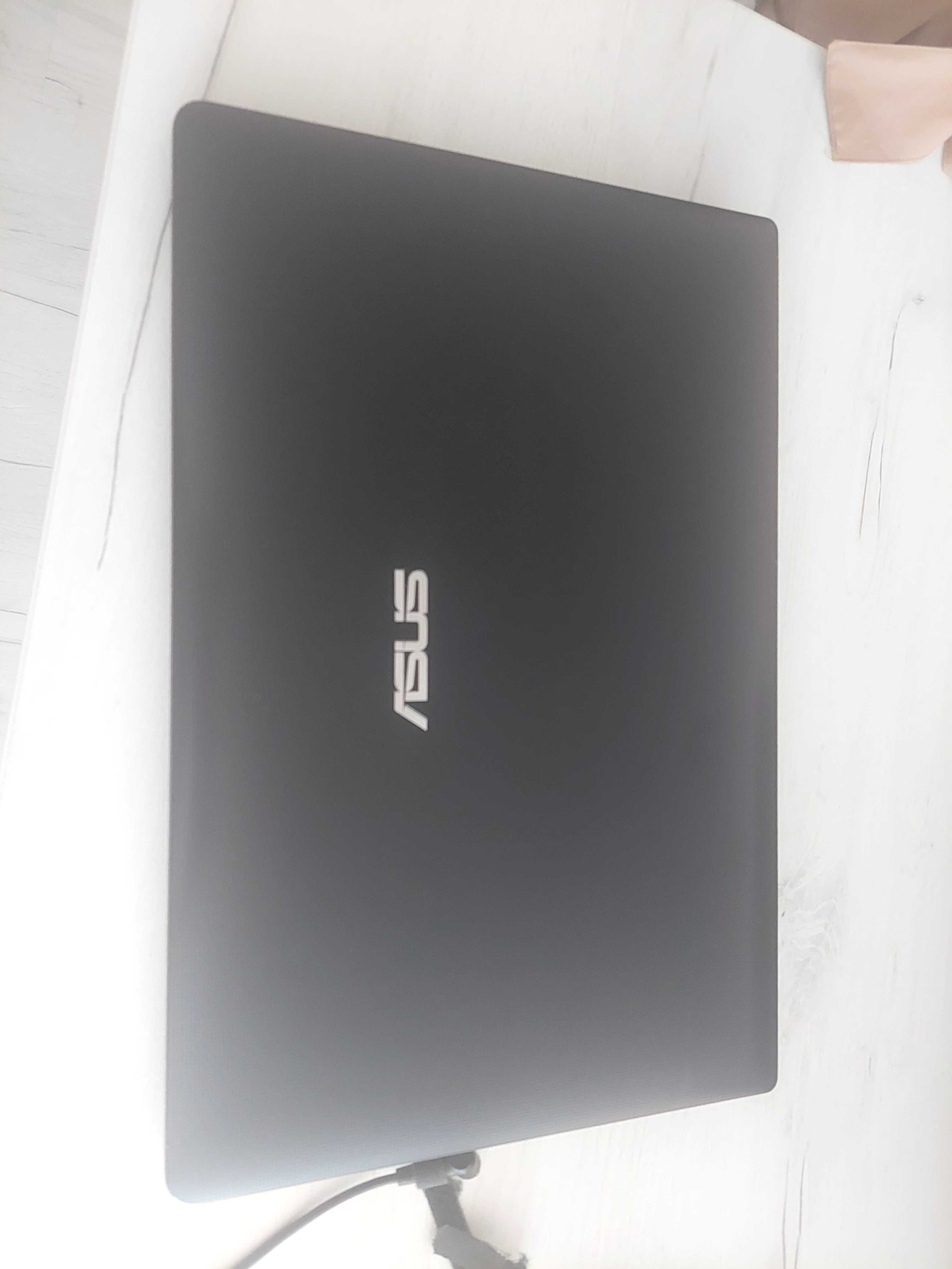 Лаптоп Asus използван