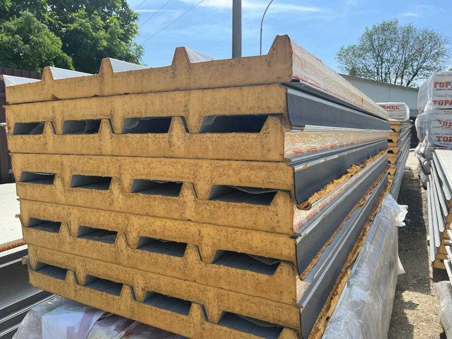 Panouri sandwich termoizolante - perete si acoperis