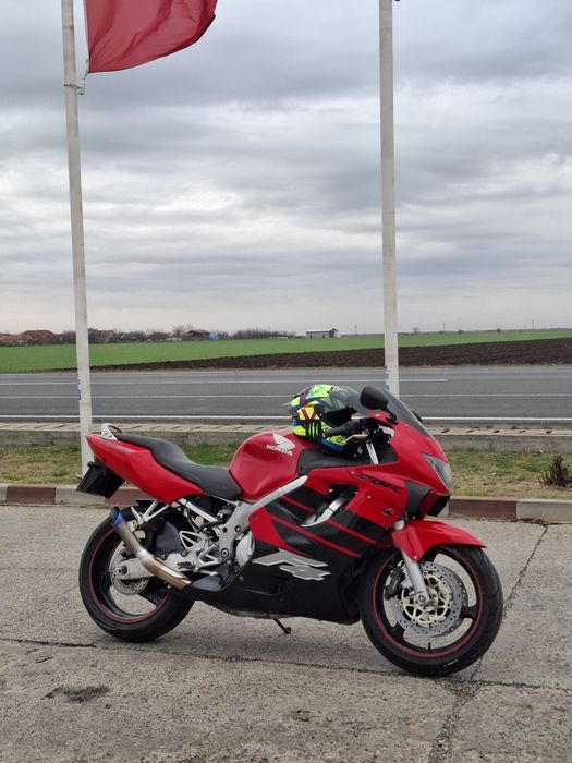 Vând honda cbr f4 in stare impecabila
[26.11, 19