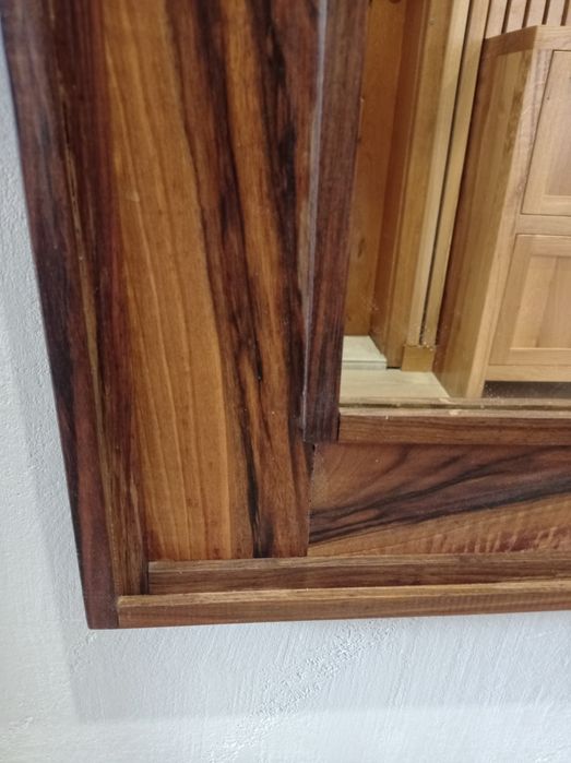 Огледало с рамка от черен турски орех