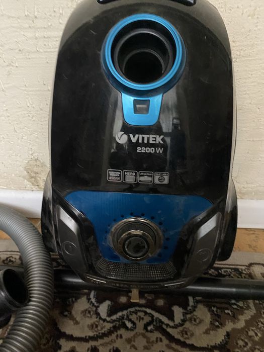 Продаю пылесос отлично состоян