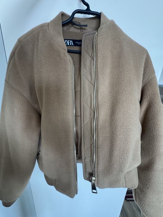 Яке тип бомбър Zara