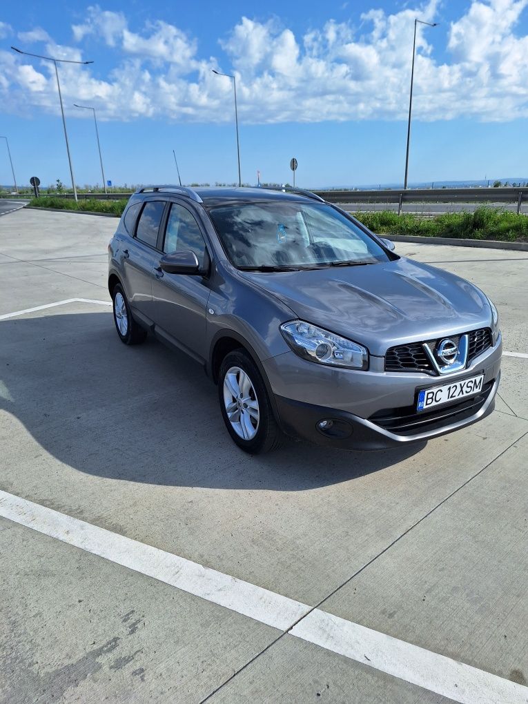 Nissan Qashqai+2.    1.6 benzina euro 5 tekna