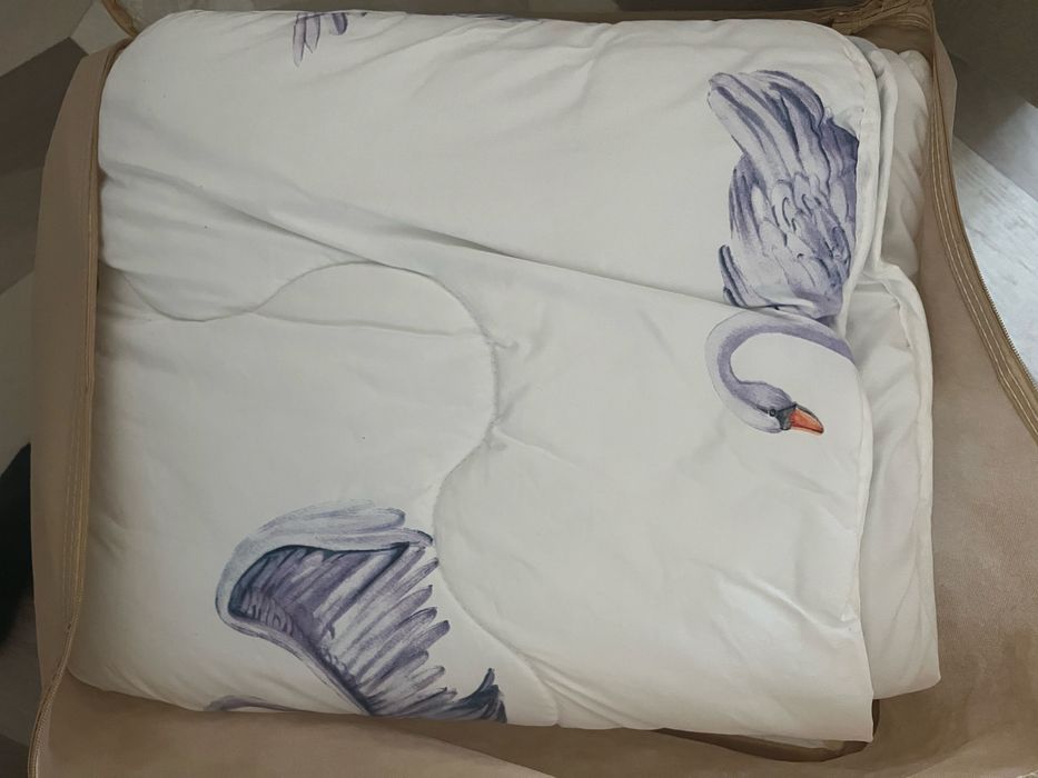 Теплое одеяло на лебяжьем пуху