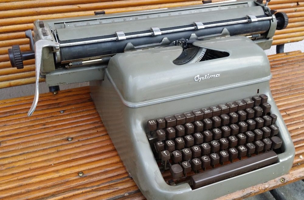 Masina de scris Optima (car mare)