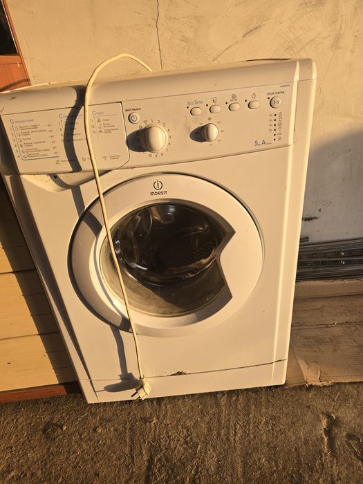 Продам стиральную машину Индезит