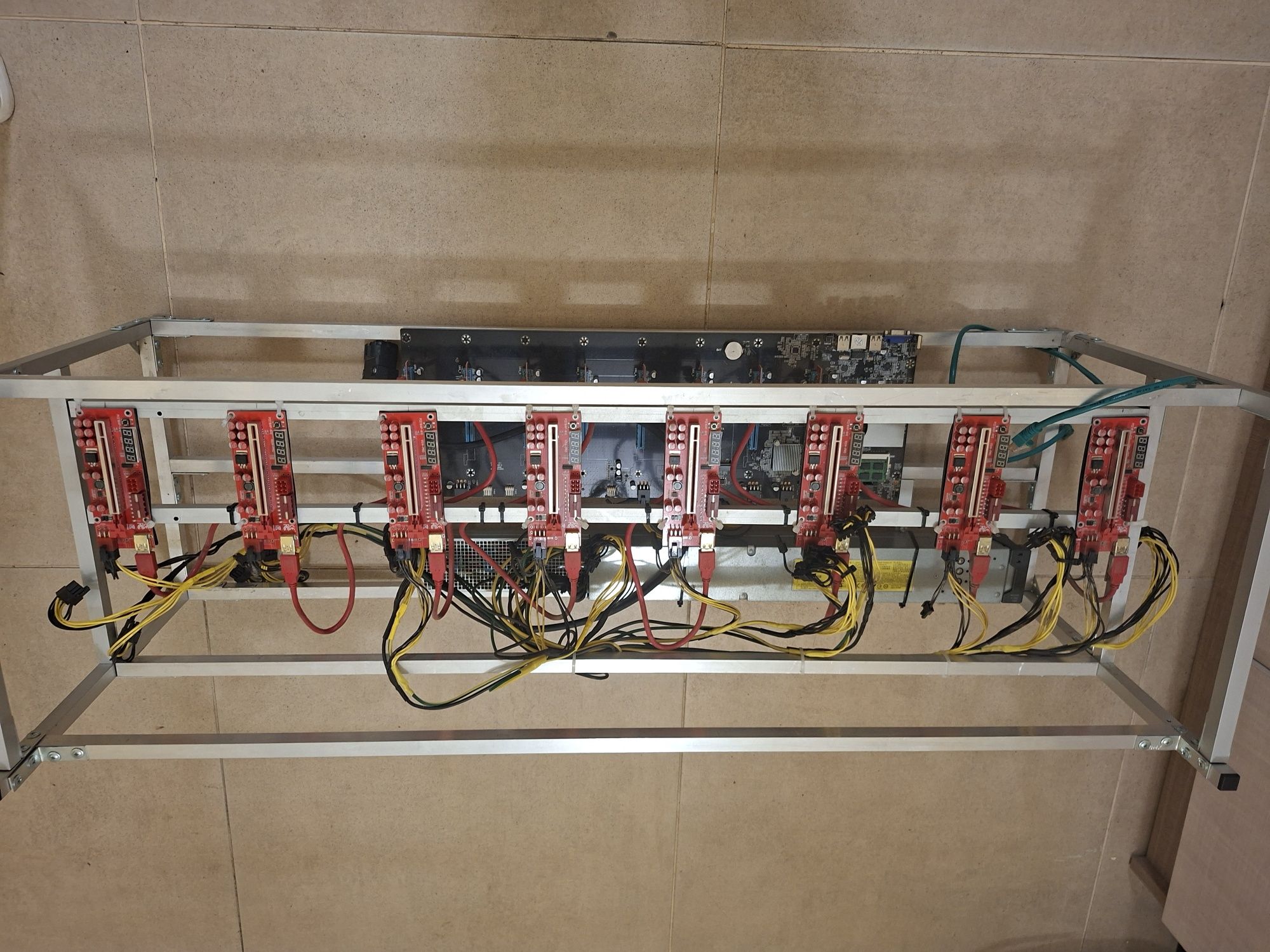Mining rig за 8 бр. видеокарти