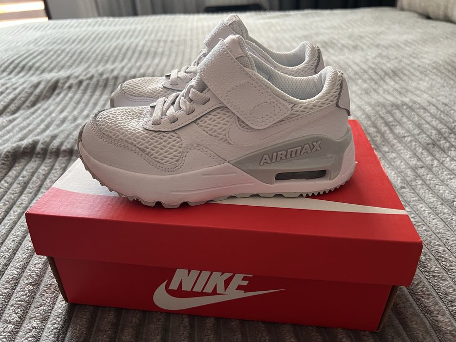 Детски обувки Nike 28