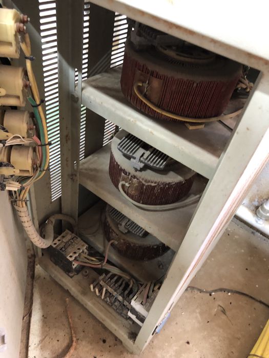 стабилизатор напряжения