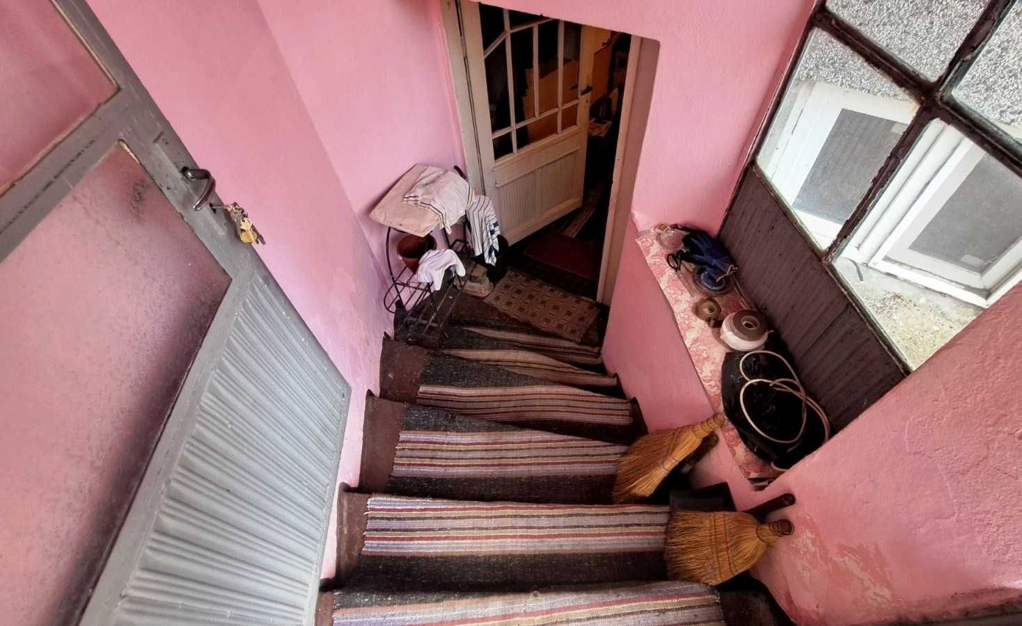 Двуетажна къща, гр. Борово