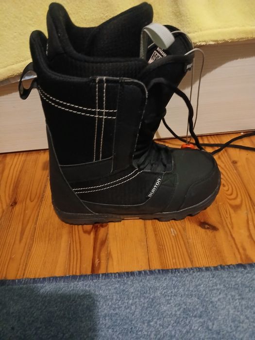 Продавам пълен сноуборд комплект Burton: