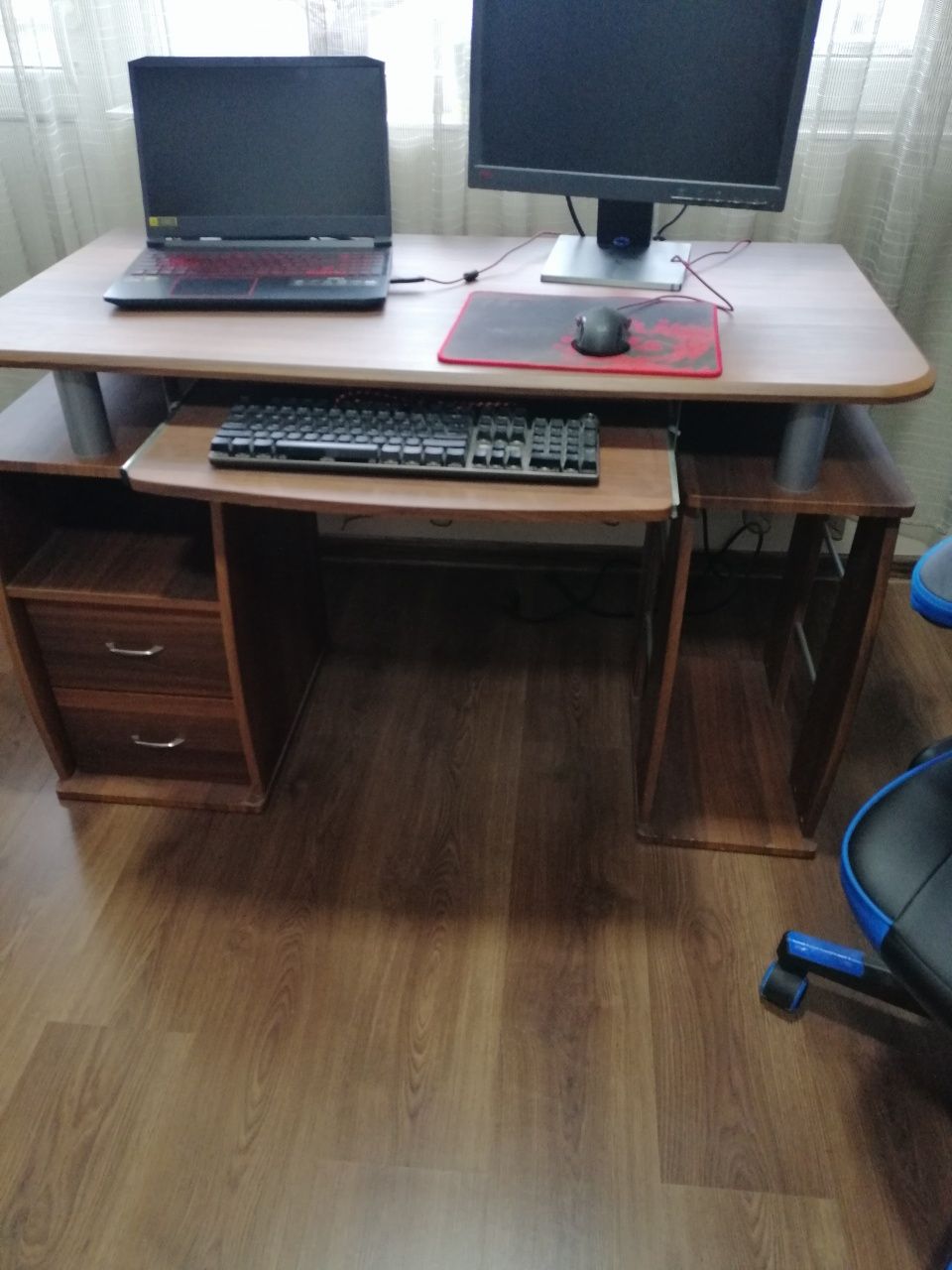 Масивно офис/ученическо  бюро