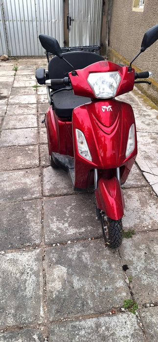 Motocicleta electrica 3 roti