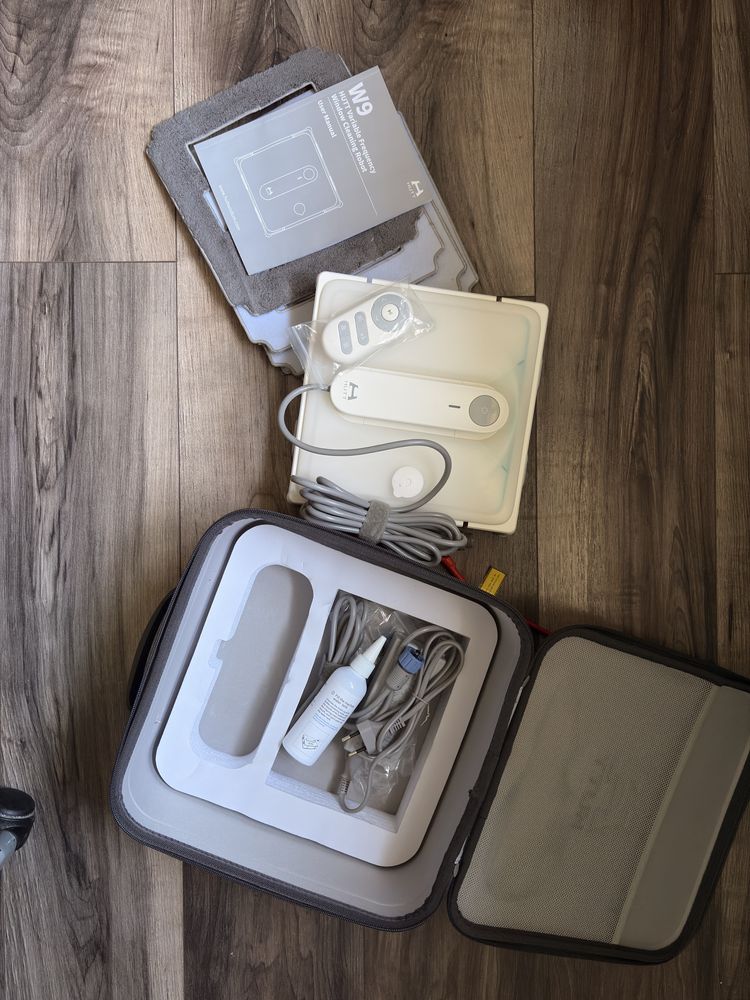 Robot de Spalat Geamuri - HUTT W9 FULL BOX