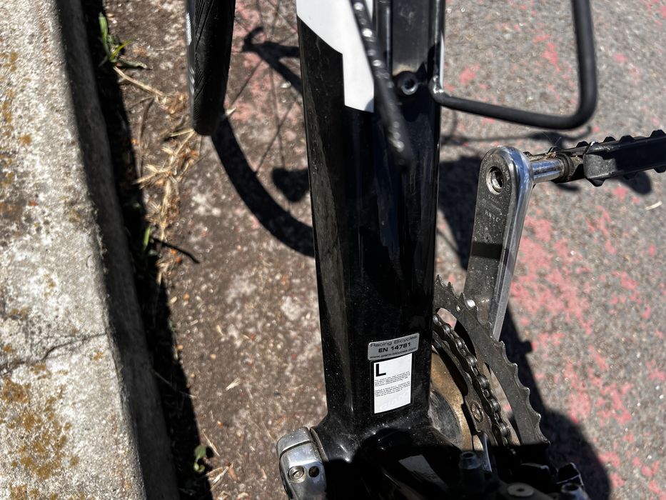Vand bicicleta carbon Giant stare impecabila