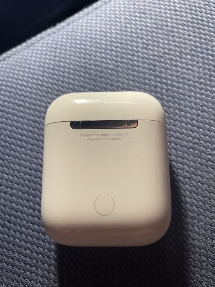 Apple airpods 2 generation