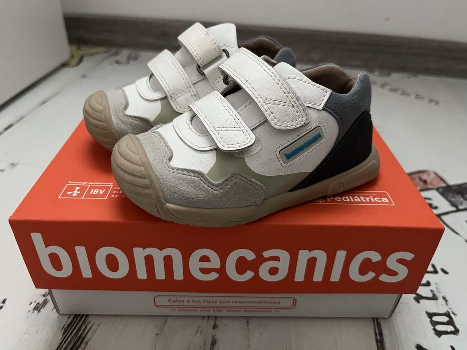 Обувки Biomecanics р-р 22