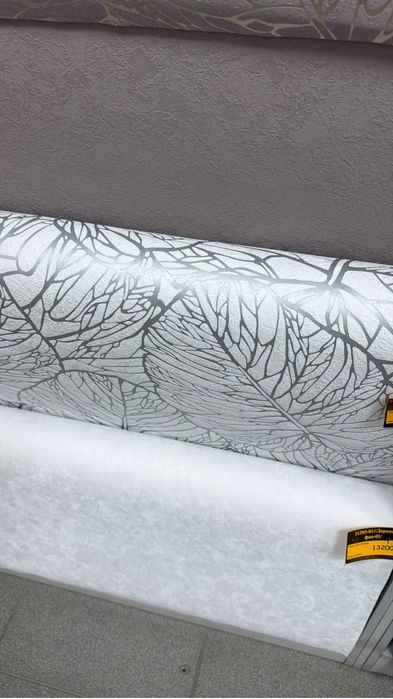 Продам обои новые 3 рулона