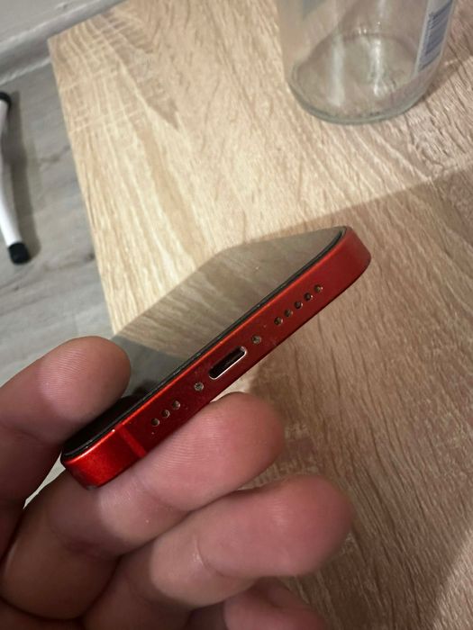 Телефон iPhone 12