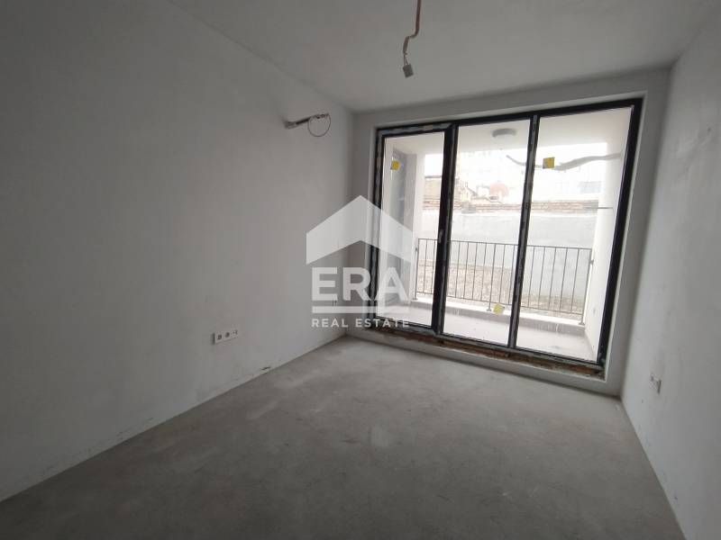 Продава се Двустаен апартамент в Варна, Център - 66 кв.м за 2197 €/кв.м - Снимка #10