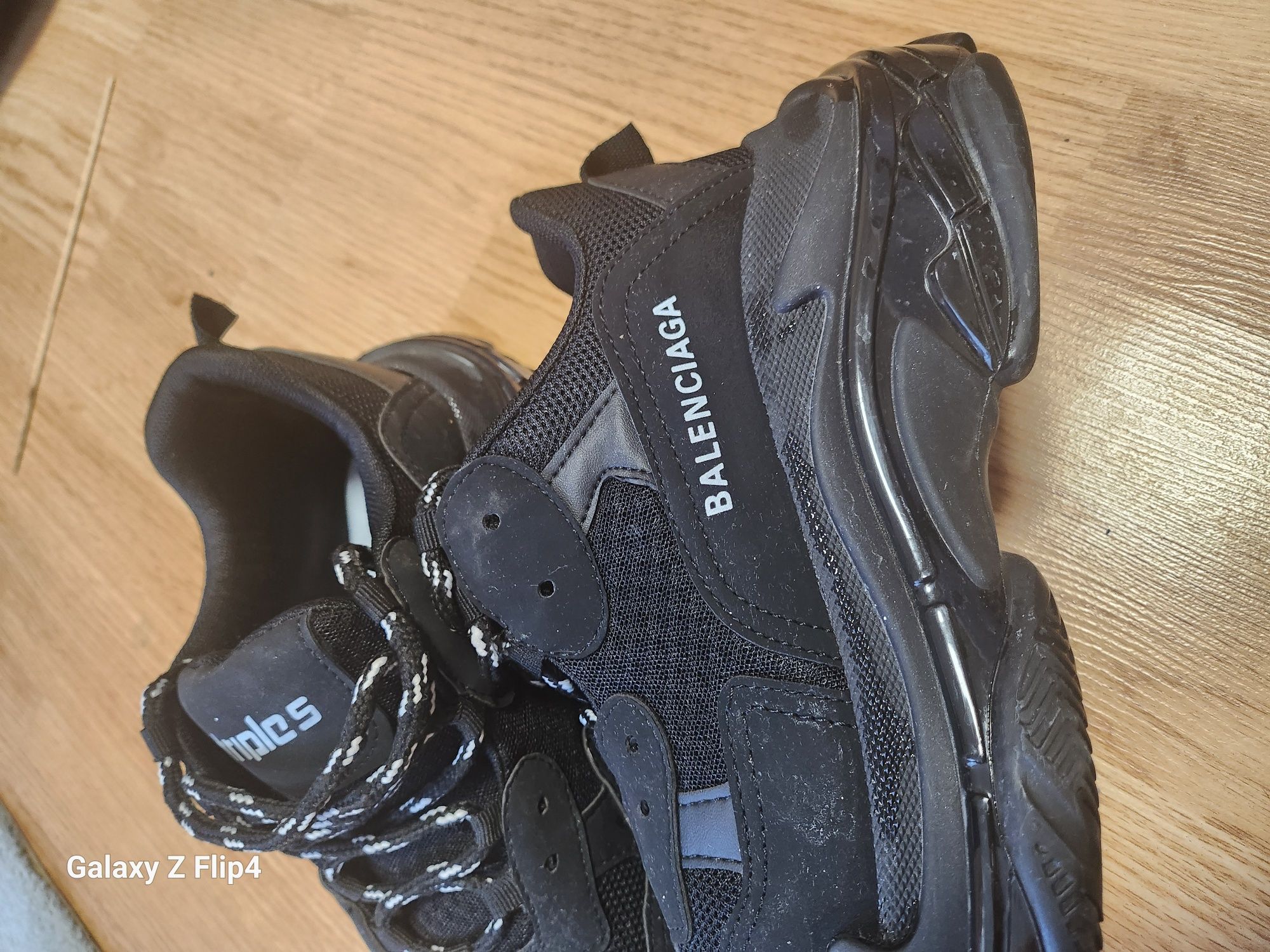 Balenciaga track