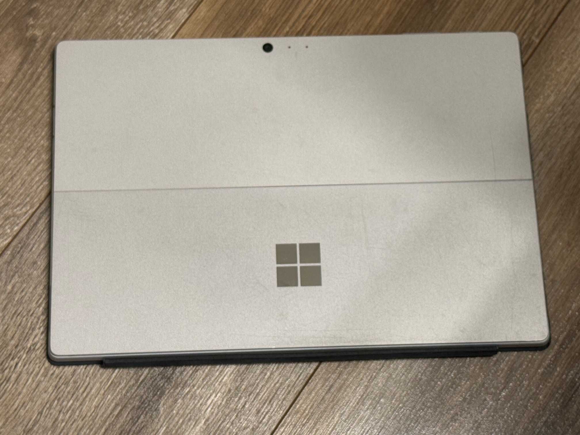 Microsoft Surface Pro 6 i5 8th/8RAM/256SSD