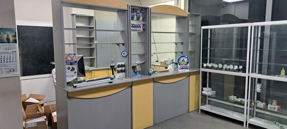 Цялостно обзавеждане за Аптека  -1000 лв. Спешно