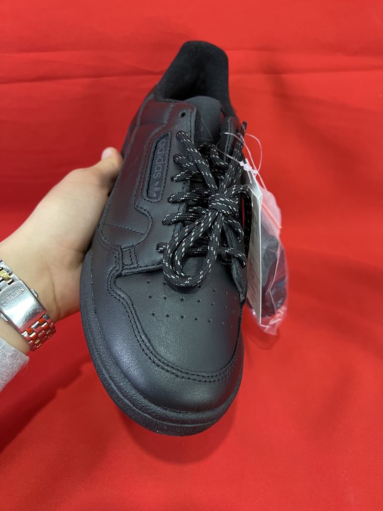 41 44 Adidas continental Black 80 HU