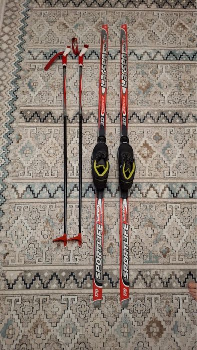 Продам лыжи почти новые