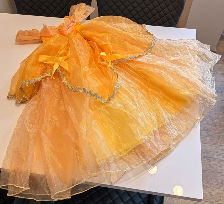 Роклята на принцеса Бел