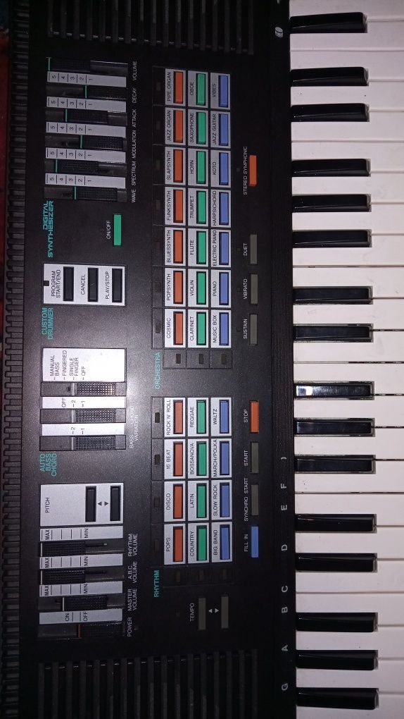 Синтезатор YAMAHA PSS-470.