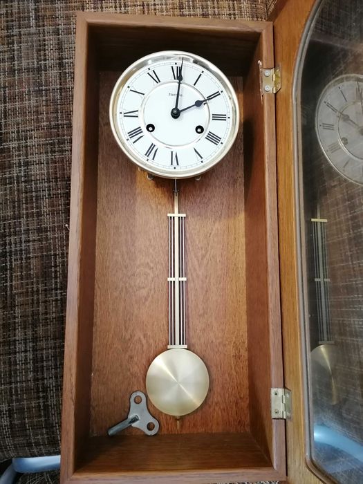 Ceas antic cu pendul