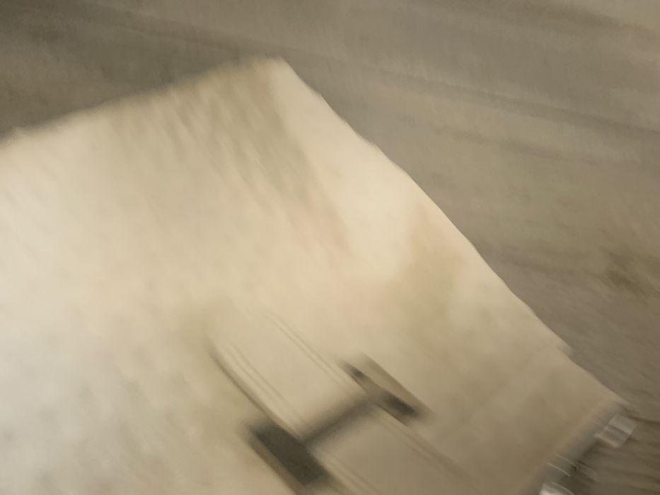 Чантu  Michael  Kors-150лв.Бяла-45лв. Coccinelle-120лв.