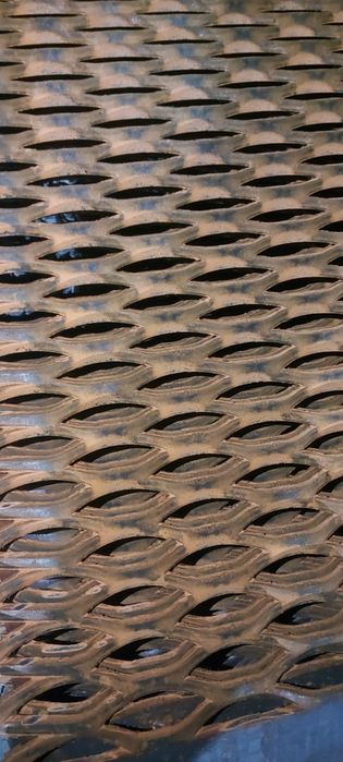 Продам  лист просечной