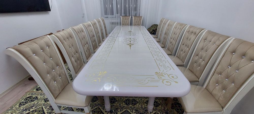 Стол стуля сатылады 16 стулясымен