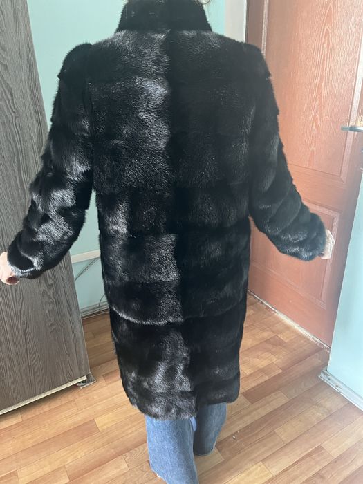 Продам норка шубу черного цвета