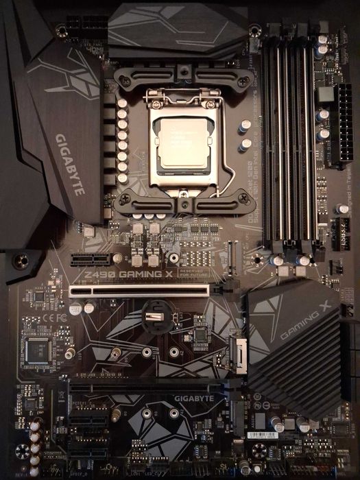 Kit i7 10700K 5.1 GHz 8 core 16 thread Gigabyte z490 Gaming X