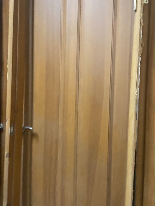 Продам деревянные межкомнатные двери