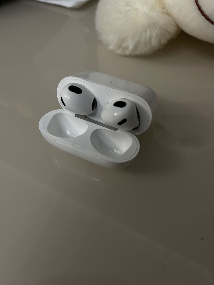Air pods 3 в отличном состоянии оригинал