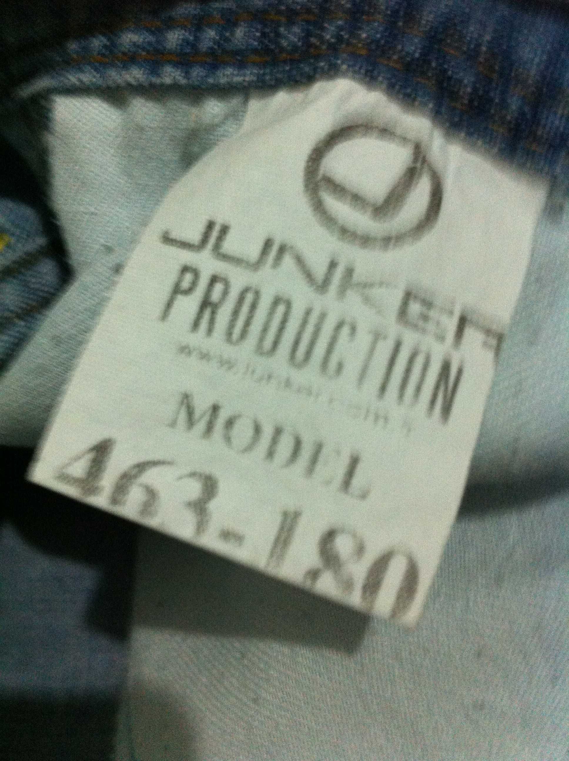 Original Junker Jeans   -- Banii merg la un baiat bolnav.