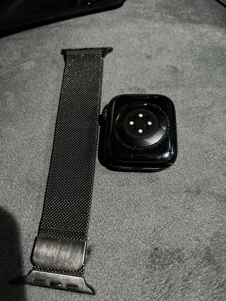 Продам apple watch 7 45мм