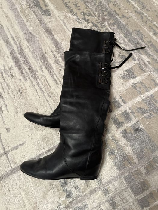 Сапоги высокие на скрытом каблуке