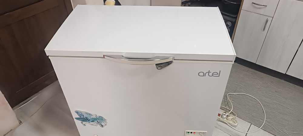 Продается морозилка,ларь Artel
