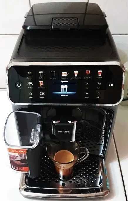 Oferta Espressor Philips EP 5500 LatteGo EP5541 expresor+filtru