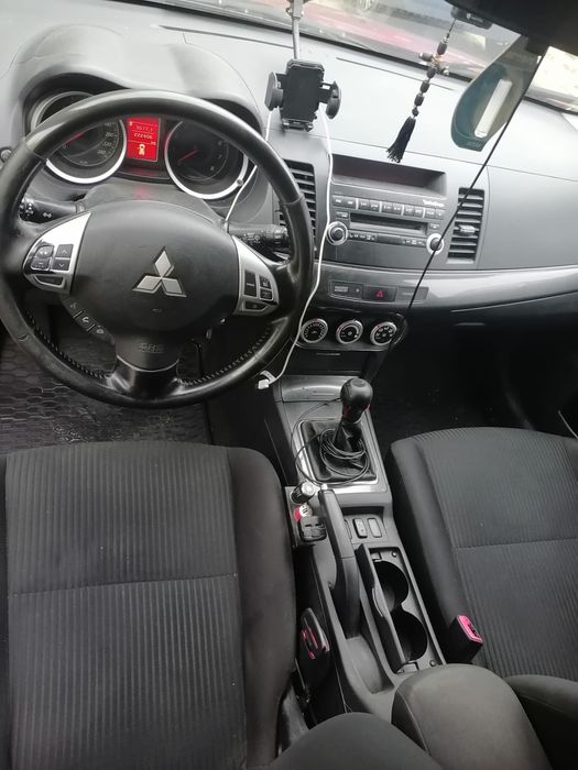 Mitsubishi lancer