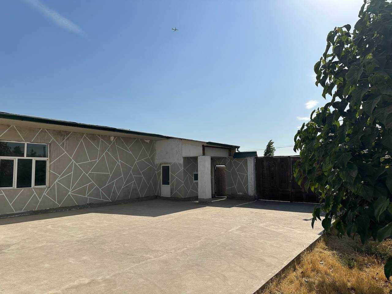 25 Sotka yer - Yangi Toshkent. Вдоль трассы, дороги. Гостиница, кафе